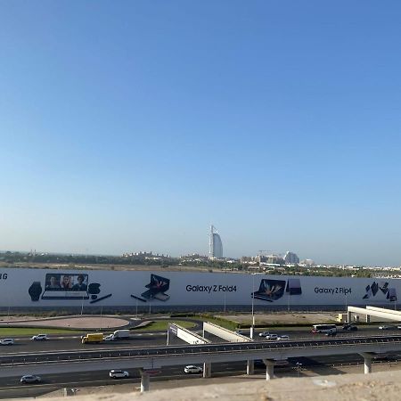 Beautiful Bedroom In Al Barsha Near Mashreq Metro 두바이 외부 사진
