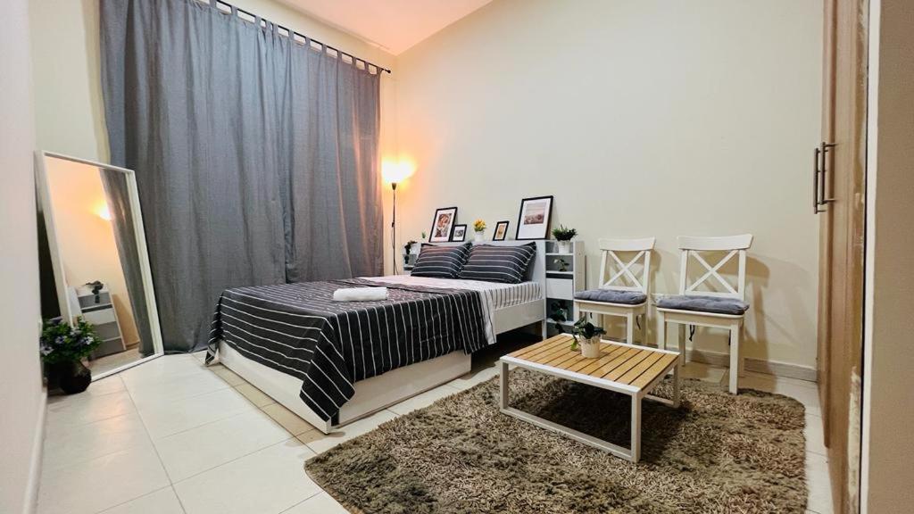 Beautiful Bedroom In Al Barsha Near Mashreq Metro 두바이 외부 사진