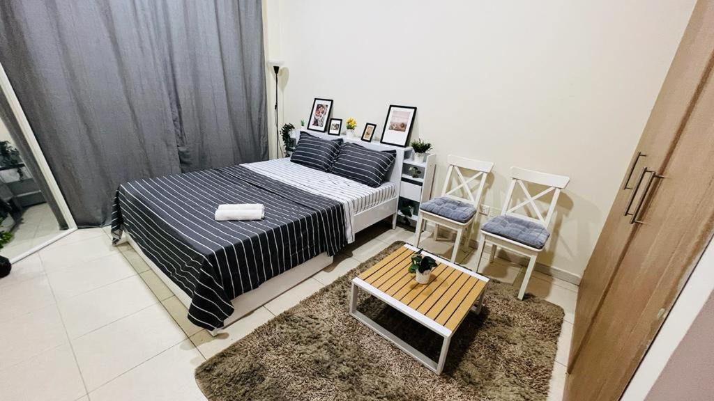 Beautiful Bedroom In Al Barsha Near Mashreq Metro 두바이 외부 사진